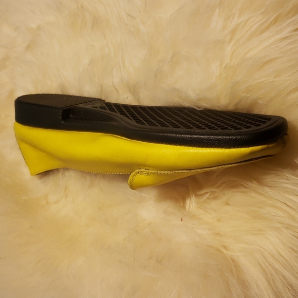 Vintage Yellow Italian Leather Loafers - Picture 3 of 7